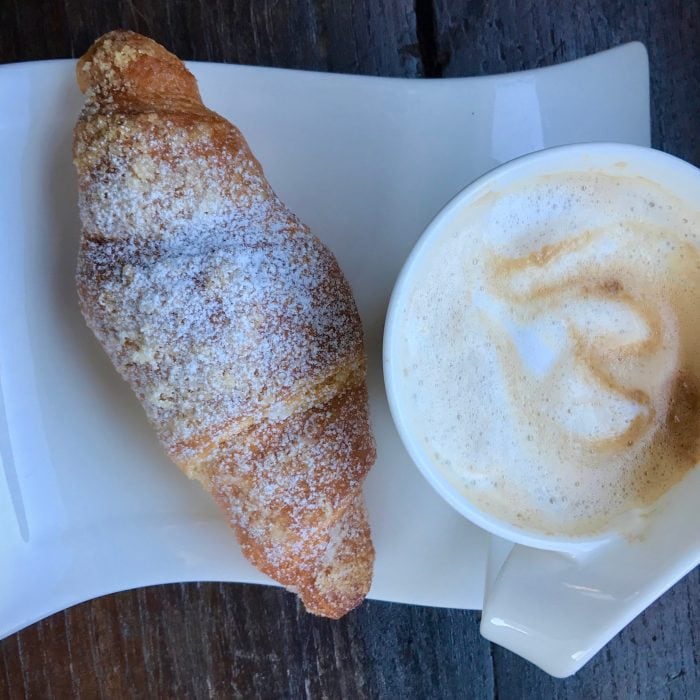 Breakfast in Italy: Café + Cornetto