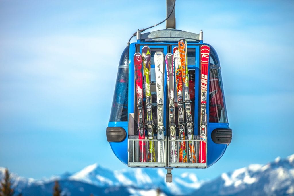 Ski lift iN Austria – Photo by Kipras Štreimikis on Unsplash